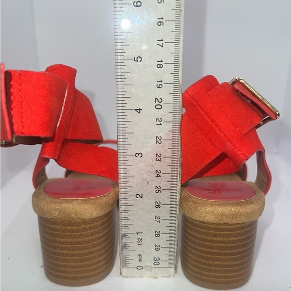 Red Ankle Strap Heeled Sandals Gold Buckle Open Toe Block Heel Shoes - Picture 4 of 6